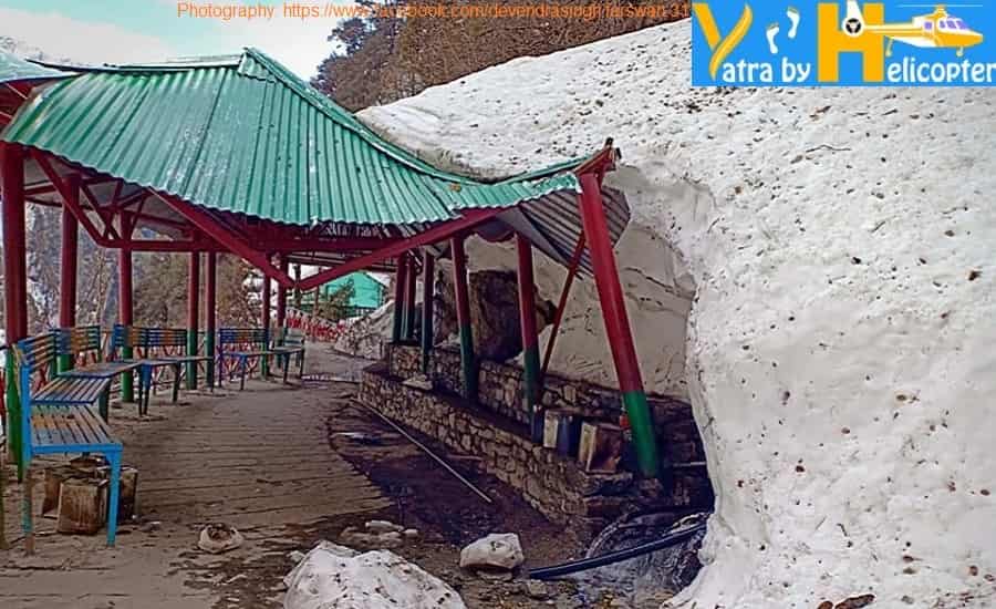 Yamunotri trek shelter Damaged Due to Heavy Snow